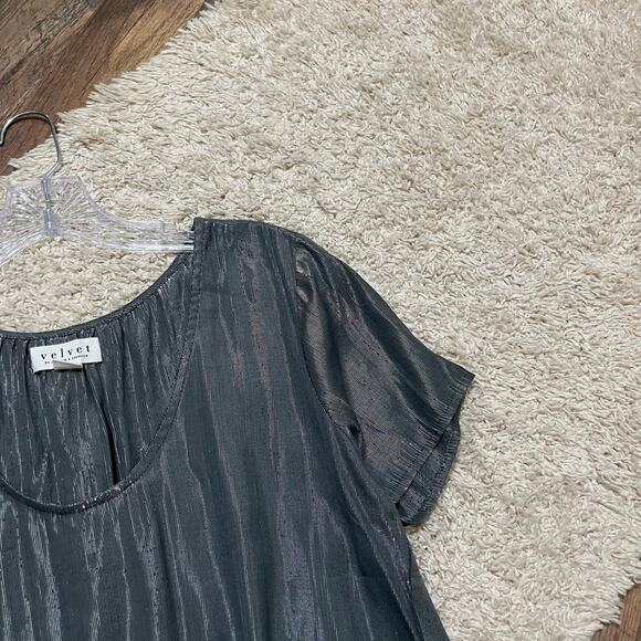 Velvet by Graham & Spencer Size Medium Metallic Gray Woven Scoop Neck Top - Picture 4 of 7